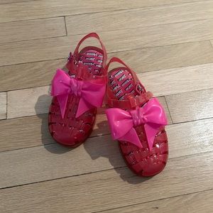 Pink Barbie bow jellies